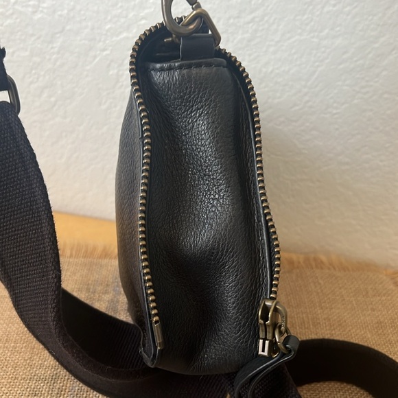 J. CREW Leather Crossbody Bucket Bag - Picture 13 of 17